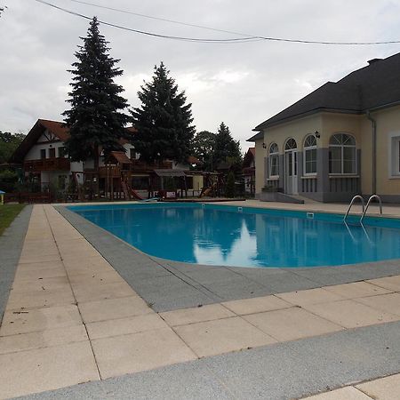 Hotel Family Balatonföldvár Dış mekan fotoğraf
