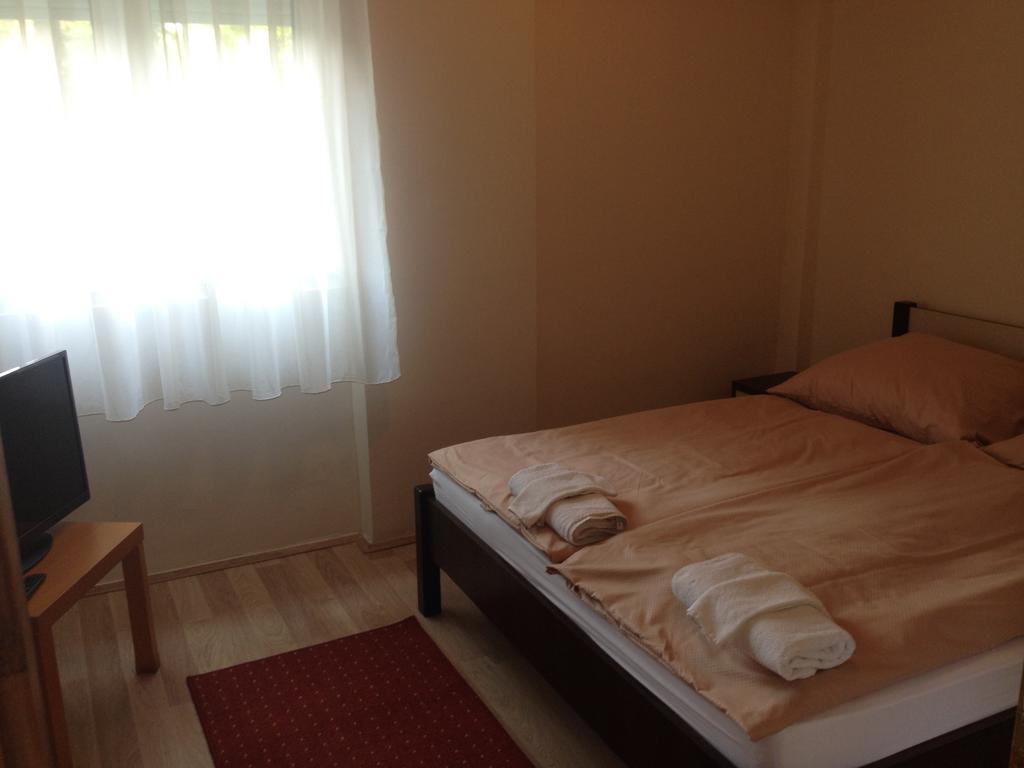 Hotel Family Balatonföldvár Oda fotoğraf